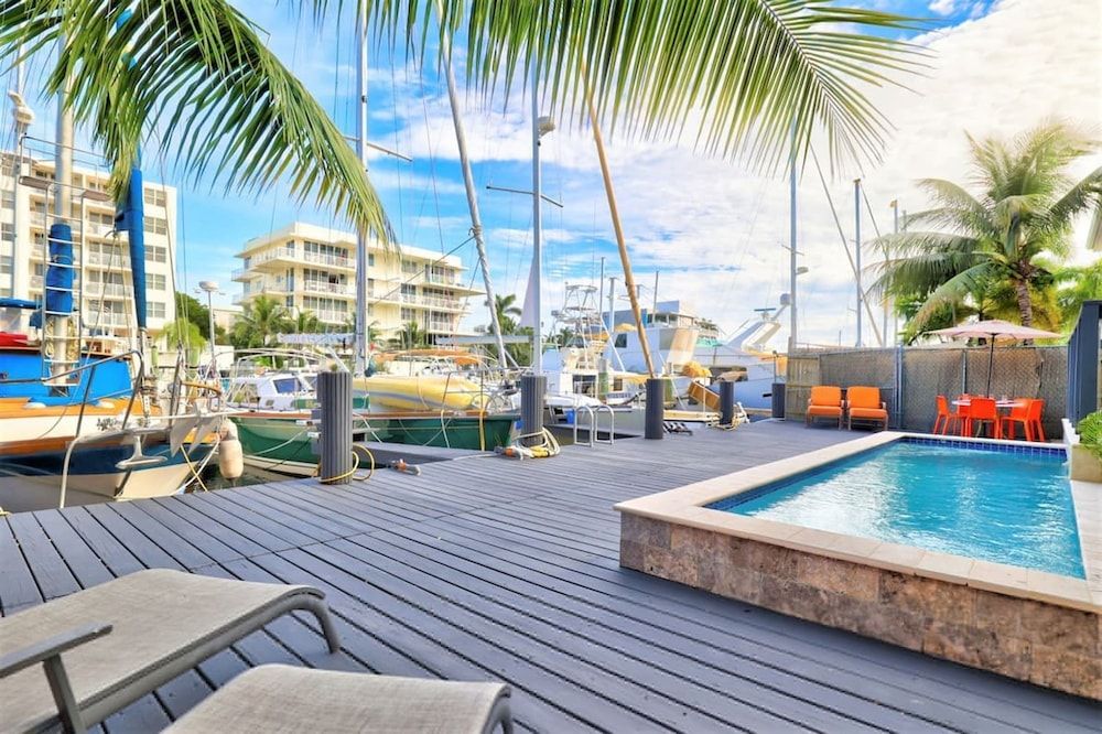 Orange Dream on the Water Apartment 58