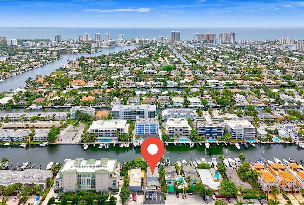 Orange Dream on the Water Apartment 60