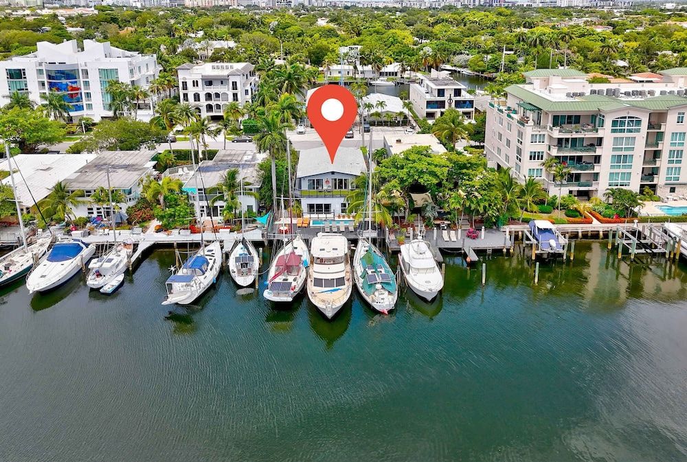 Orange Dream on the Water Apartment 61