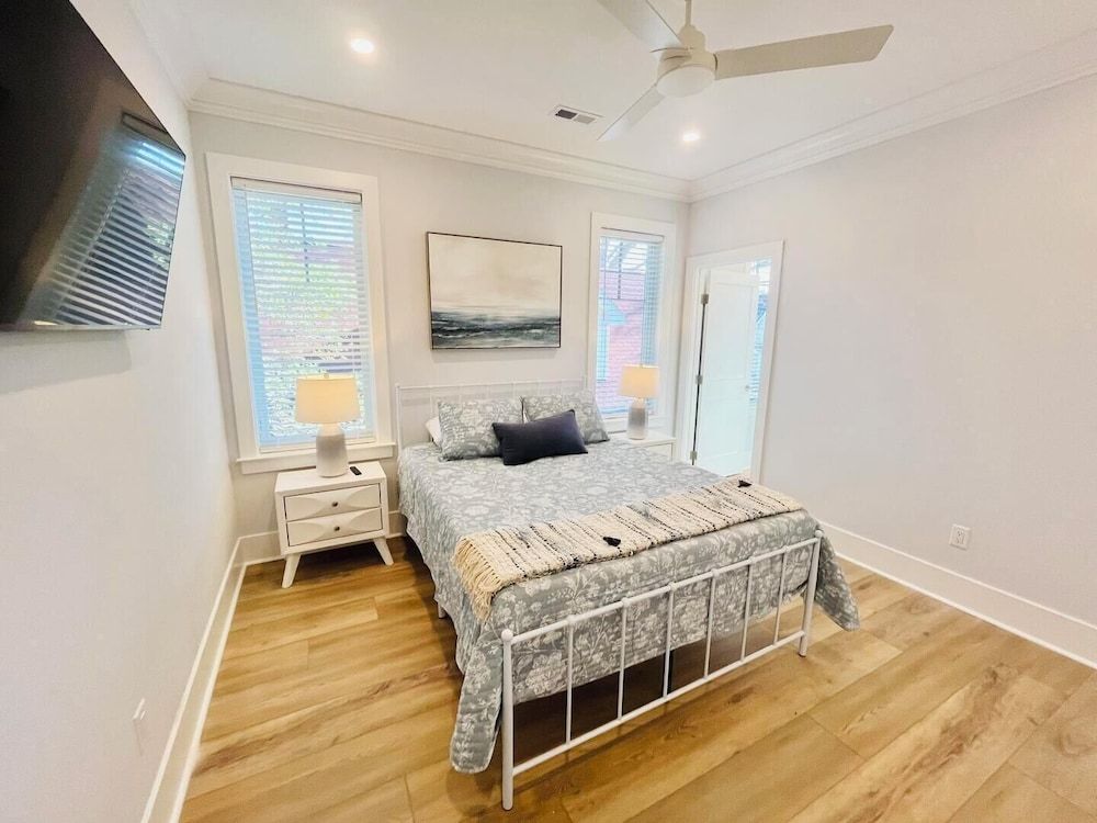 House, Multiple Beds, Pool Access, Pool View