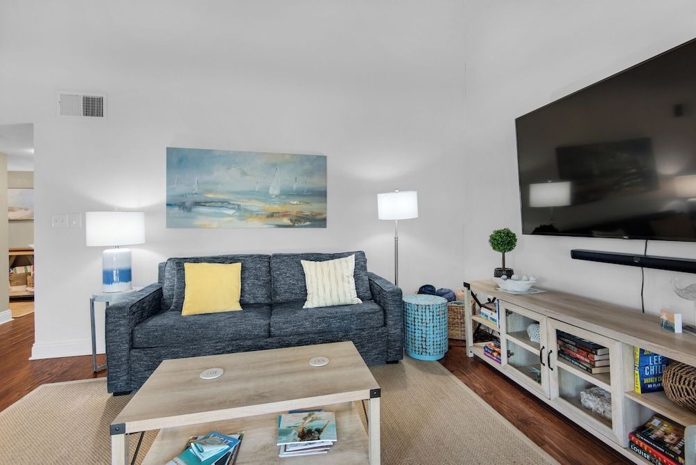 Sleeps 8 w/ Resort Pools, Tennis, Golf & Beach Access + Attraction Tickets! Condo, Multiple Beds, Hot Tub, Garden View (Seascape 21C) 15