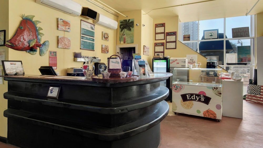 Sleeps 8 w/ Resort Pools, Tennis, Golf & Beach Access + Attraction Tickets! Condo, Multiple Beds, Hot Tub, Garden View (Seascape 21C) 2