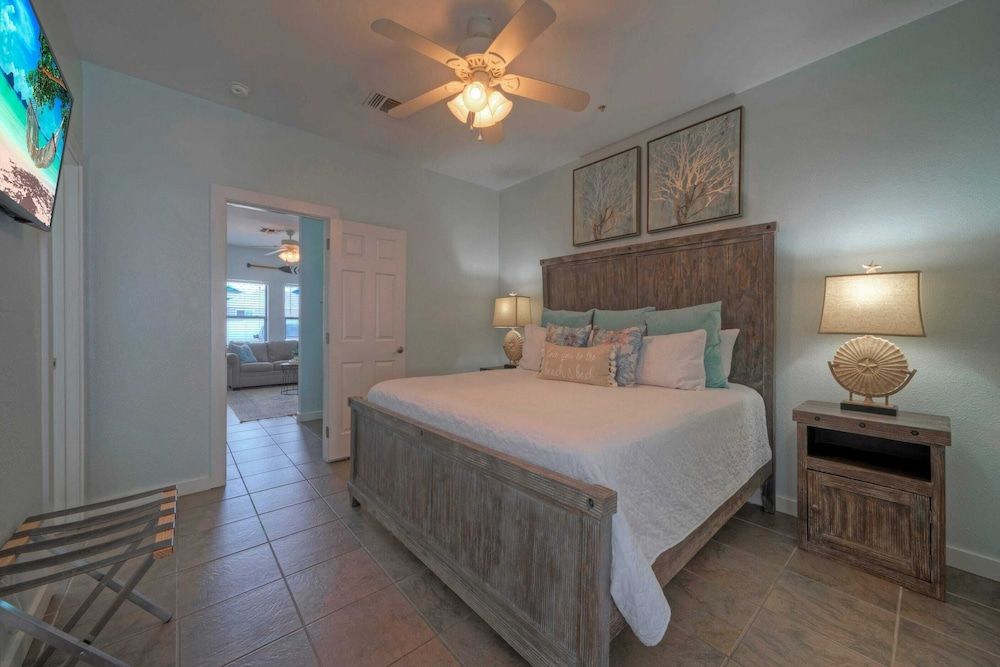 House (2 Bedrooms)