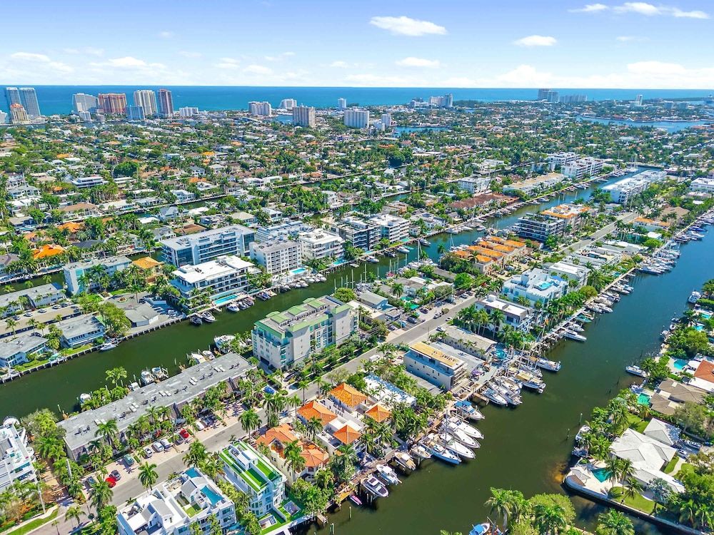 320-1 Las Olas Boulevard Apartment 37