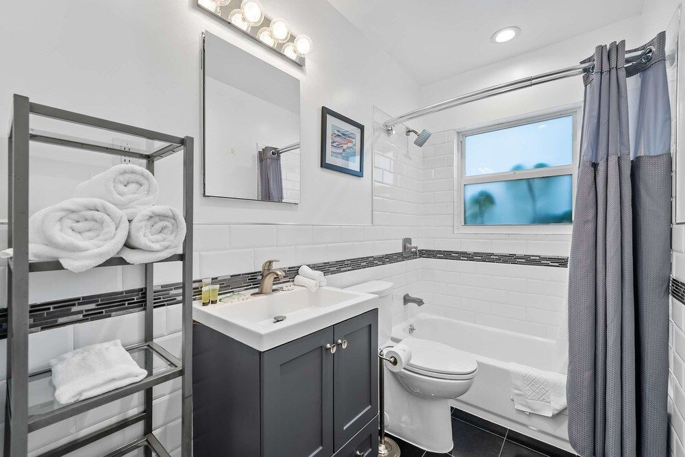 320-1 Las Olas Boulevard Apartment 12