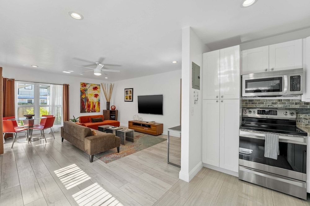 320-1 Las Olas Boulevard Apartment 8