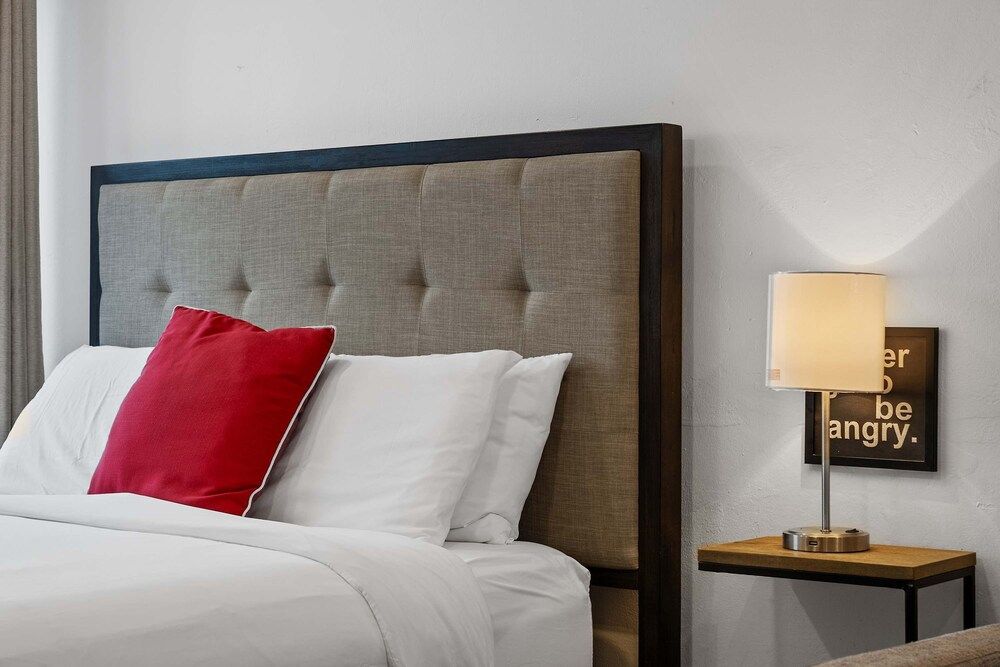 320-1 Las Olas Boulevard Apartment 30