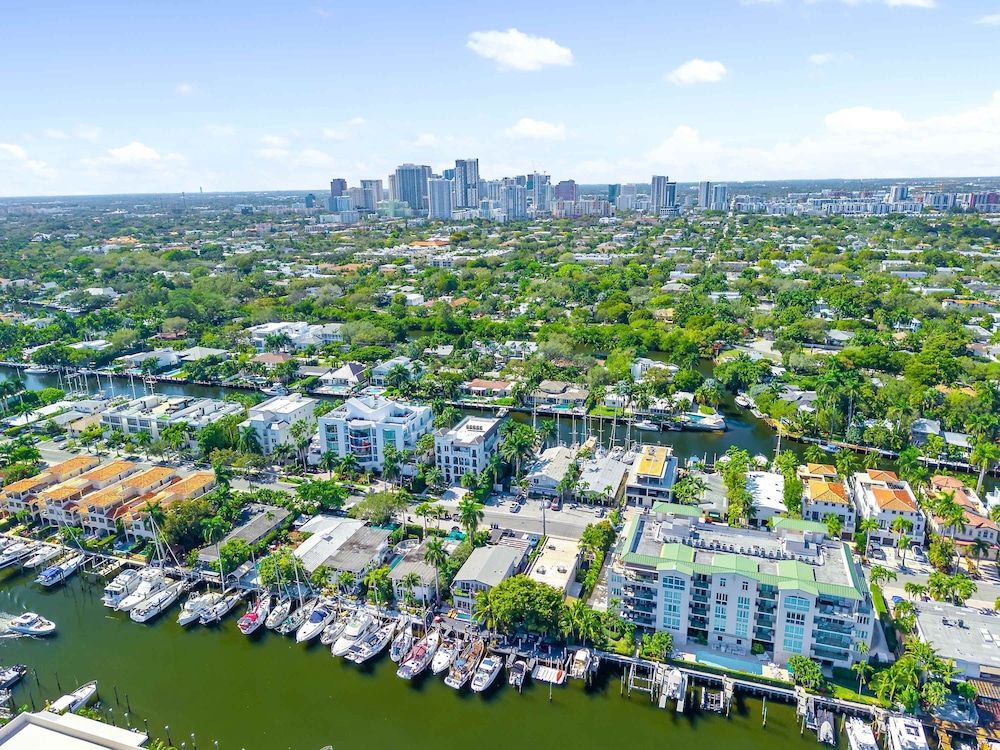 320-1 Las Olas Boulevard Apartment 39