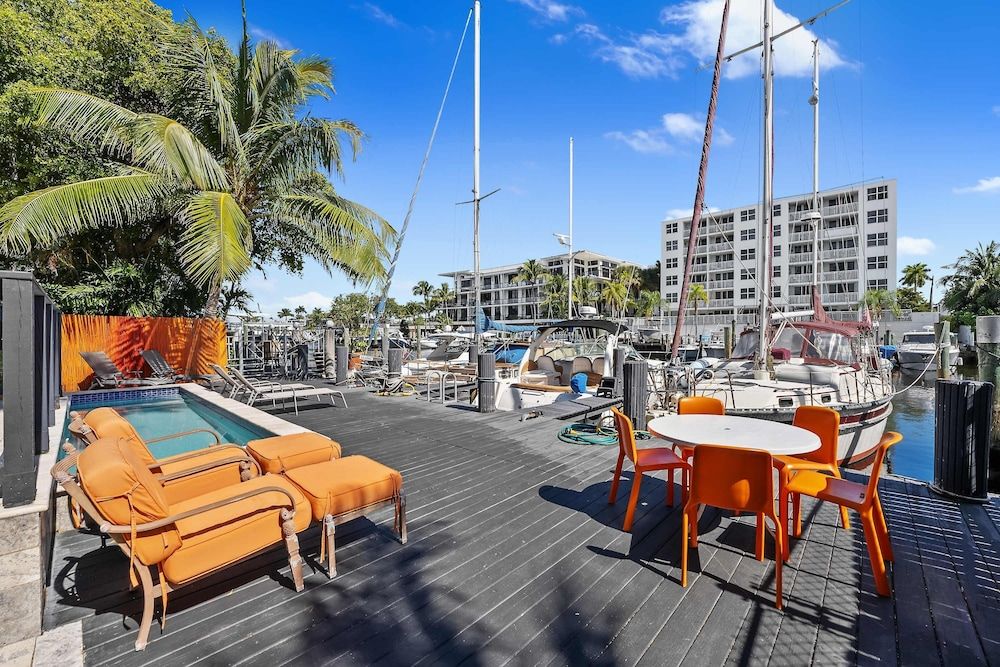 320-1 Las Olas Boulevard Apartment 21