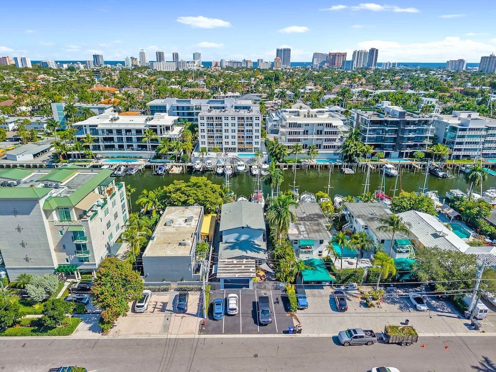 320-1 Las Olas Boulevard Apartment 38