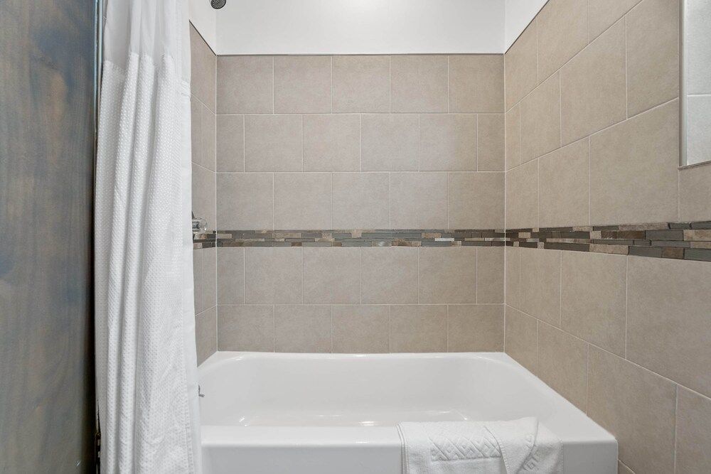 320-1 Las Olas Boulevard Apartment 17