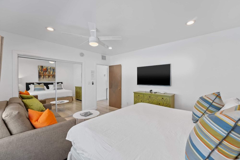 320-1 Las Olas Boulevard Apartment 11