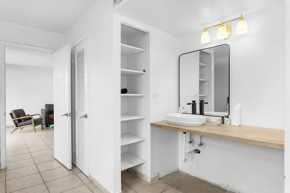 Bay Harbor Sunset Apt 3A Apartment, Balcony 15