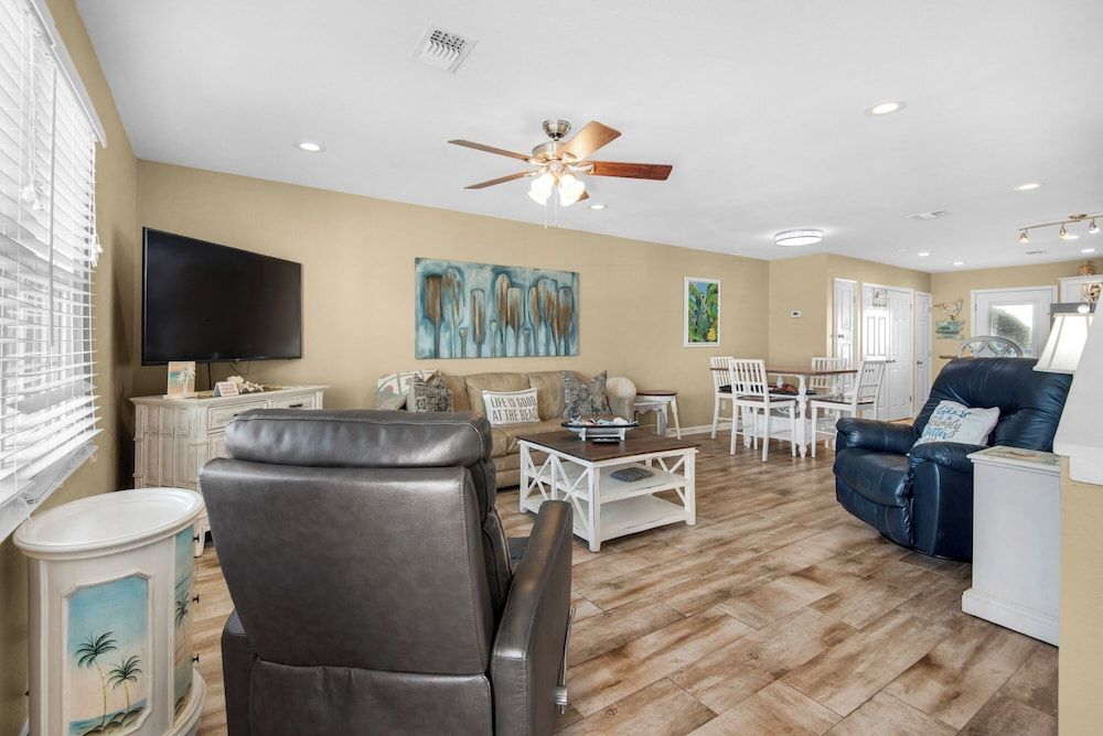 Woodland Shores 37: Steps to Beach, 2 Pools + Free Attraction Tickets! Townhome, Multiple Beds, Patio (Woodland Shores 37) 11