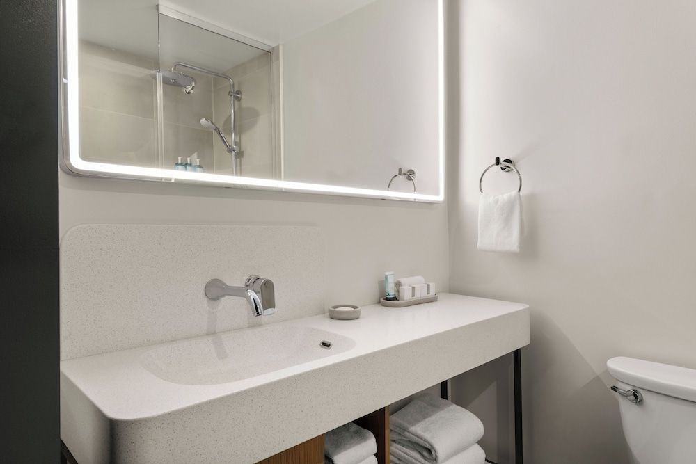 The Seahaus Hotel, Atlantic City Boardwalk, a Tribute Portfolio Hotel Room, 2 Queen Beds 15