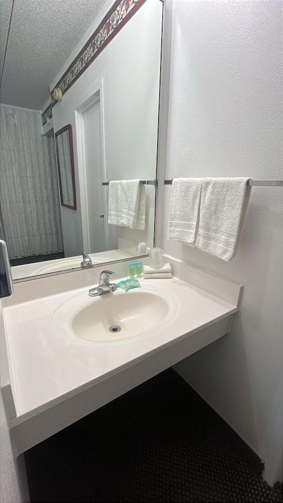 Smartwood Inn Economy Double Room 5