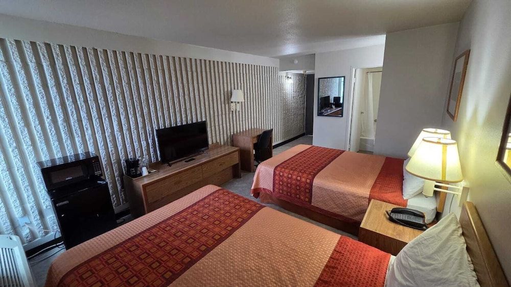 Smartwood Inn Deluxe Double Room 6