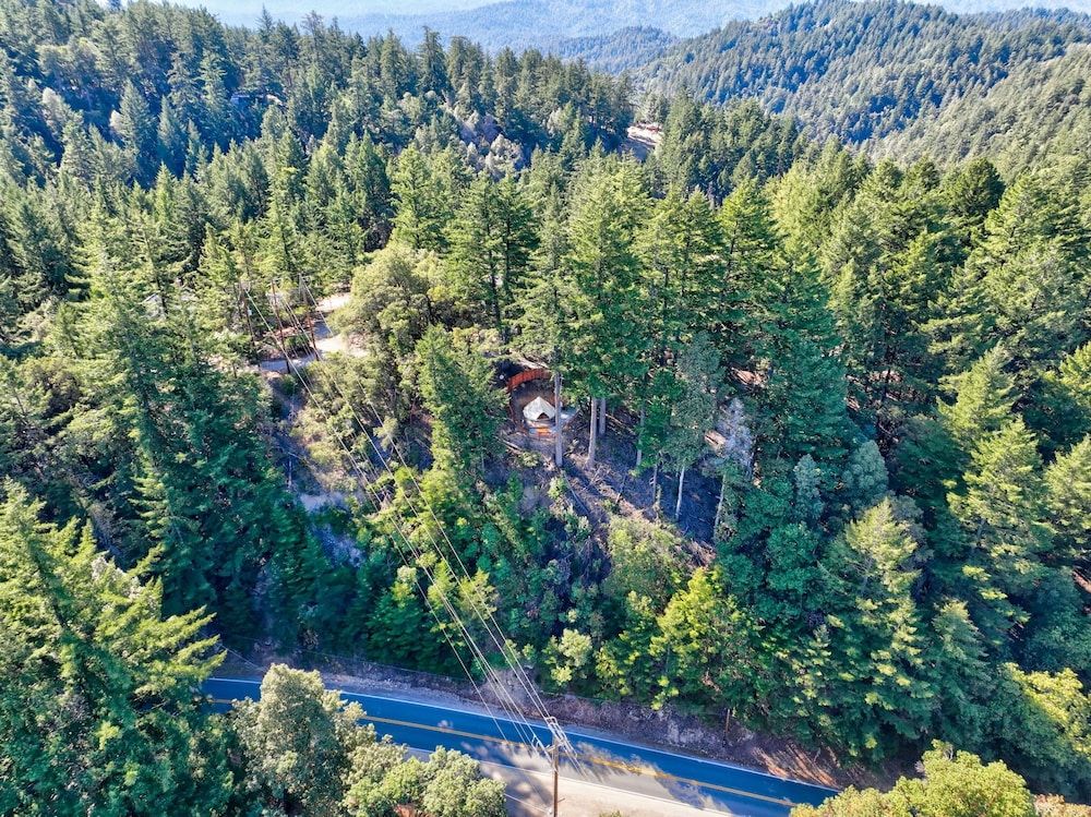 Mays Luxury Farm Stays Yurt Above it All - Glamp on-site 26