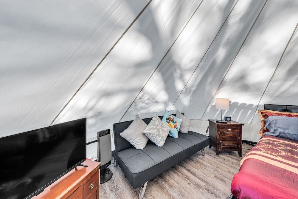 Mays Luxury Farm Stays Yurt Above it All - Glamp on-site 28