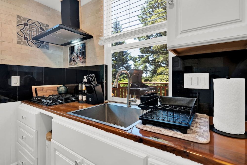 Mays Luxury Farm Stays Mays Luxury Sunset Cabin with Loft 17