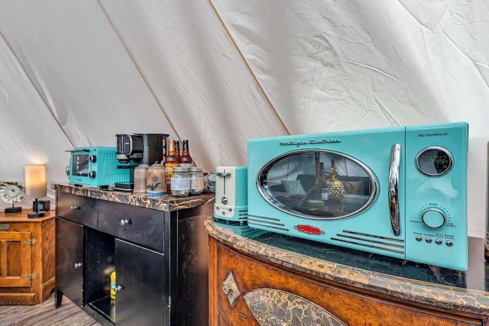 Mays Luxury Farm Stays Yurt On Top - Swim, Hike, Glamp 9