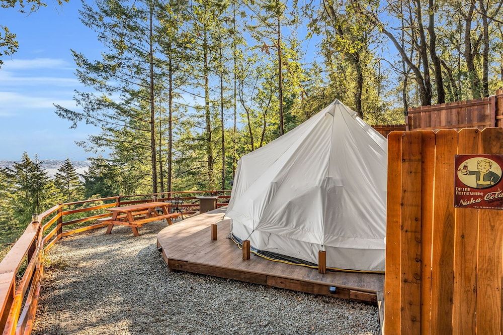 Mays Luxury Farm Stays Yurt Above it All - Glamp on-site 18
