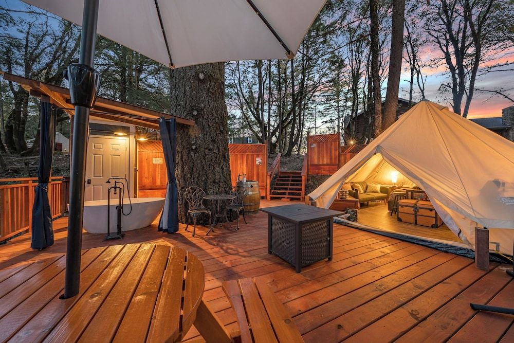 Mays Luxury Farm Stays Yurt On Top - Swim, Hike, Glamp 16