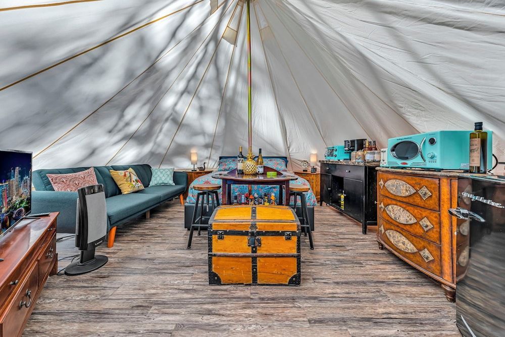 Mays Luxury Farm Stays Yurt On Top - Swim, Hike, Glamp 4