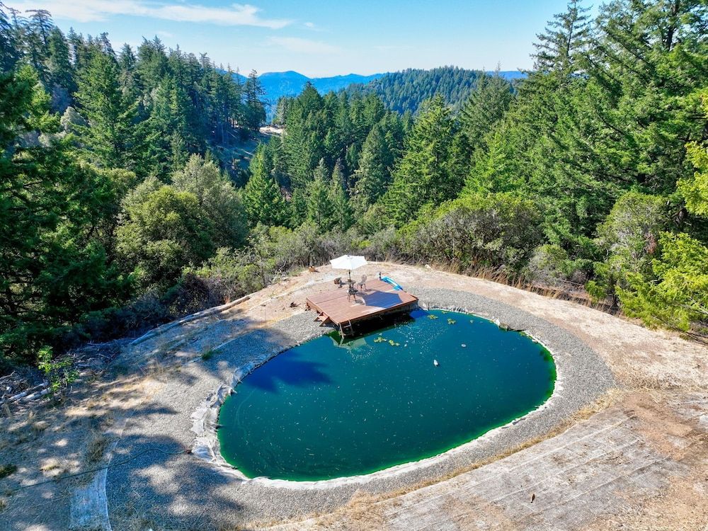 Mays Luxury Farm Stays Yurt Above it All - Glamp on-site 40