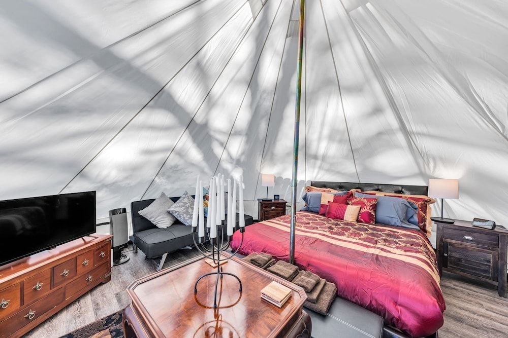 Mays Luxury Farm Stays Yurt Above it All - Glamp on-site 46