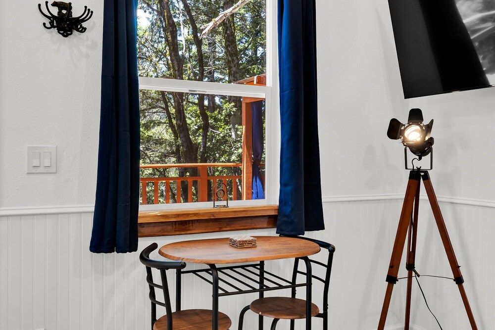 Mays Luxury Farm Stays Mays Luxury Sunset Cabin with Loft 21