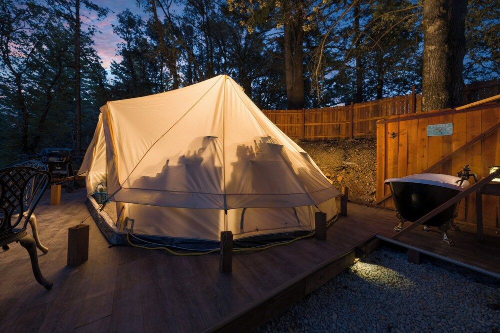 Mays Luxury Farm Stays Yurt Above it All - Glamp on-site 21