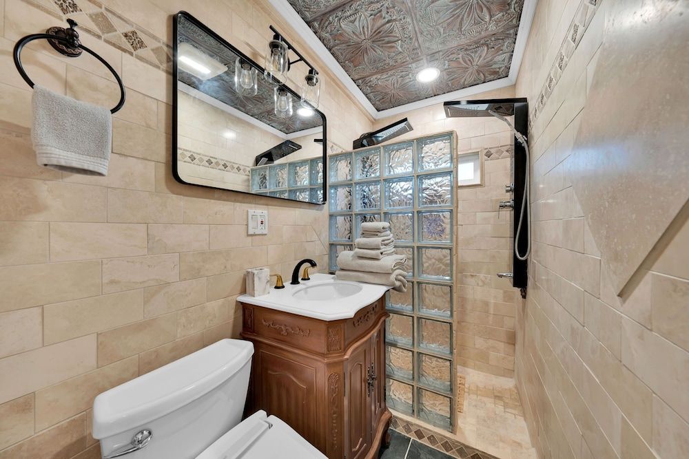 Mays Luxury Farm Stays Mays Luxury Sunset Cabin with Loft 32