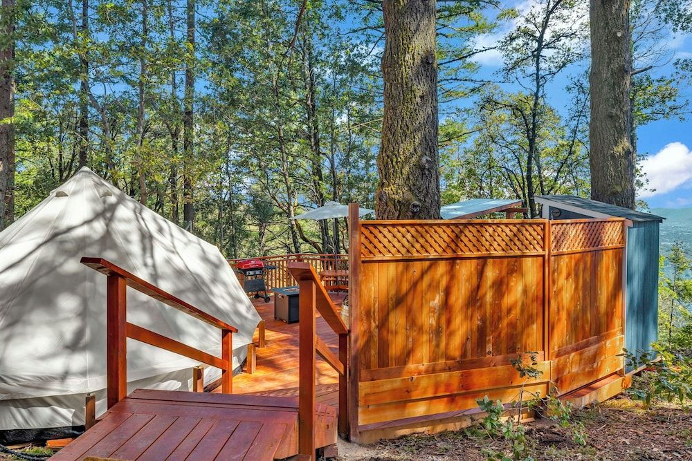 Mays Luxury Farm Stays Yurt On Top - Swim, Hike, Glamp 24