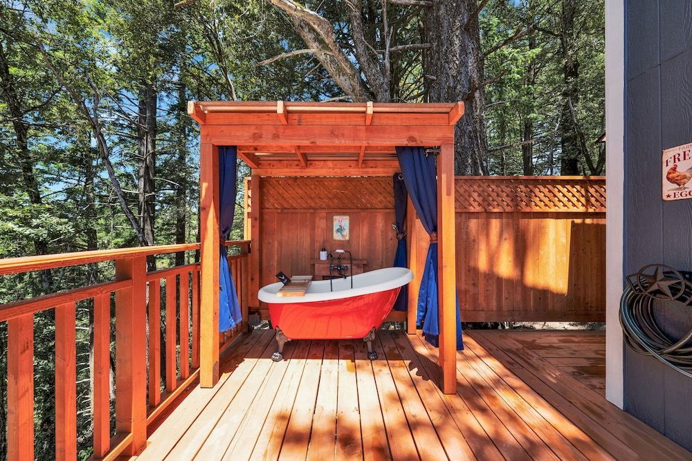 Mays Luxury Farm Stays Mays Luxury Sunset Cabin with Loft 5