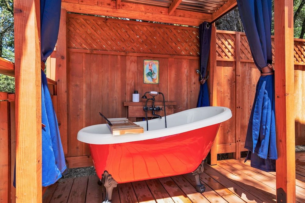 Mays Luxury Farm Stays Mays Luxury Sunset Cabin with Loft 10