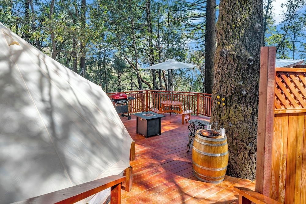 Mays Luxury Farm Stays Yurt On Top - Swim, Hike, Glamp 34