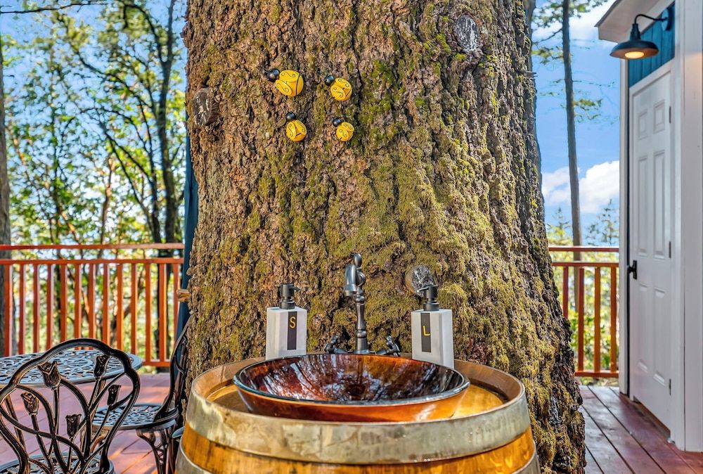 Mays Luxury Farm Stays Yurt On Top - Swim, Hike, Glamp 10