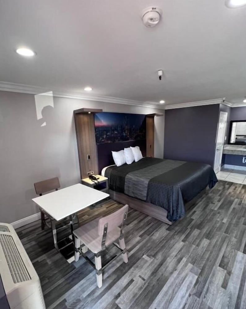 Paradise Inn Superior Room, City View 2