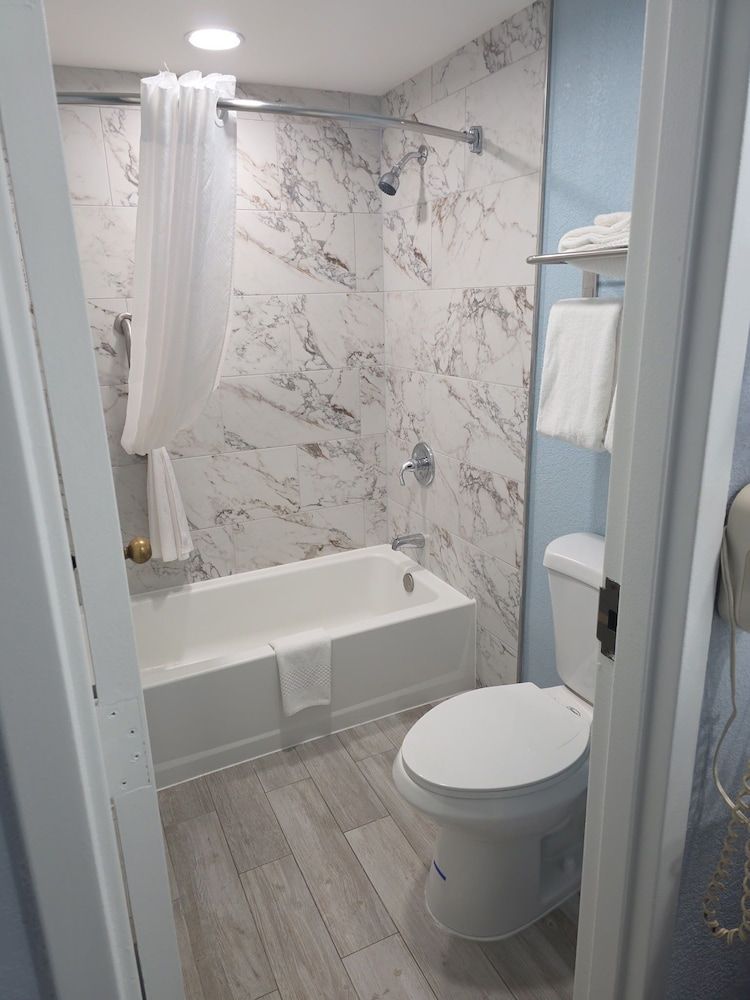 Suburban Studios Christiansburg - Blacksburg Room, 2 Double Beds, Non Smoking 7