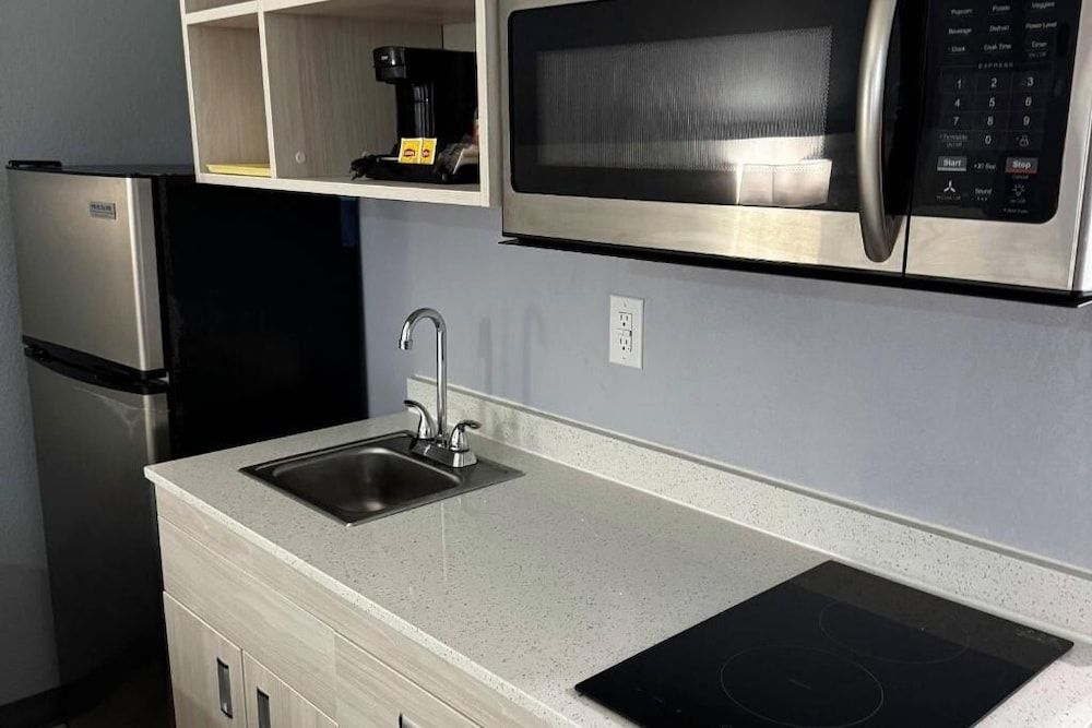 Suburban Studios Christiansburg - Blacksburg Room, 1 Queen Bed, Non Smoking 4