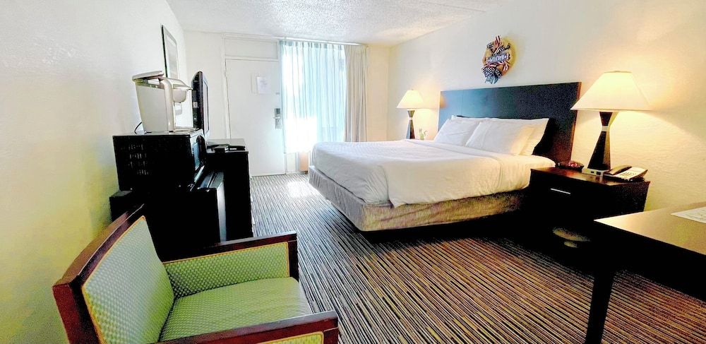 Budgetel Deluxe Double Room 3