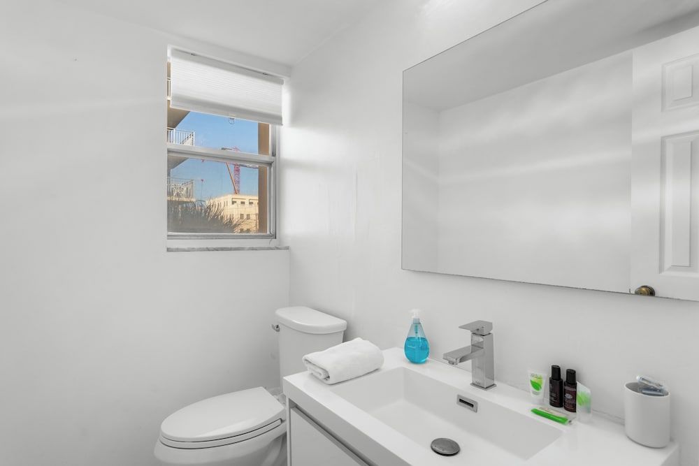 Bay Harbor Sunset Apt 4A Apartment, Balcony 12