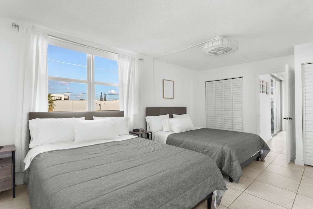 Bay Harbor Sunset Apt 4A