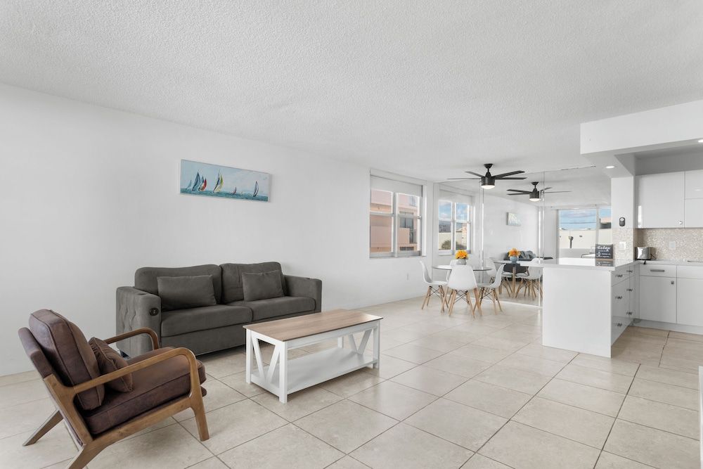 Bay Harbor Sunset Apt 4A Apartment, Balcony 8