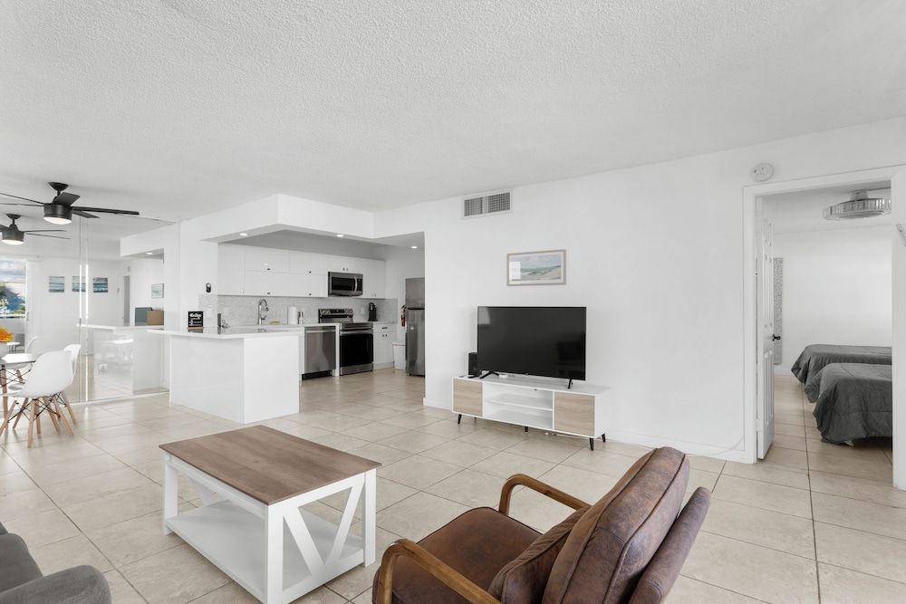 Bay Harbor Sunset Apt 4A Apartment, Balcony 6