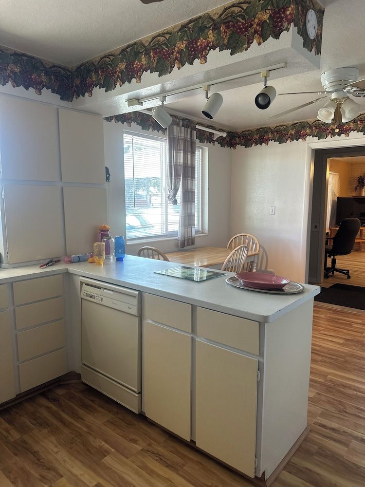 The Fossil Butte Motel Basic Apartment, 3 Bedrooms, Non Smoking 2