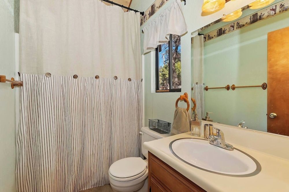 Everwood Serenity Treehouse Signature Cabin, 2 Bedrooms, Fireplace, Mountainside 21