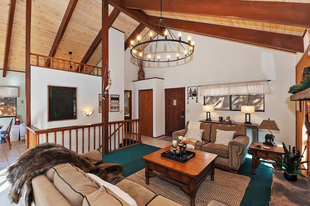 Everwood Serenity Treehouse Signature Cabin, 2 Bedrooms, Fireplace, Mountainside 10