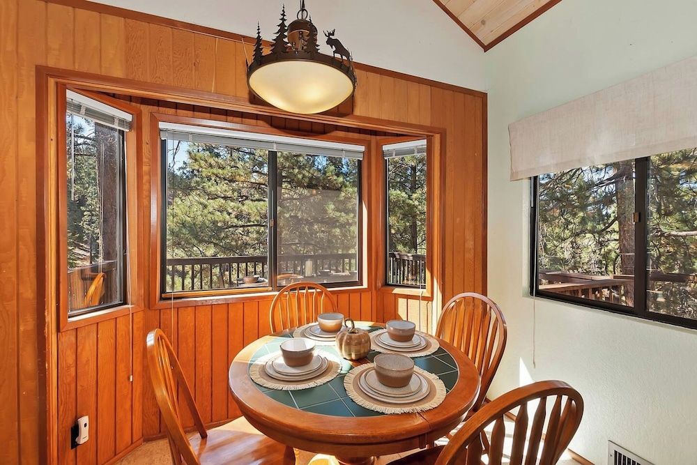 Everwood Serenity Treehouse Signature Cabin, 2 Bedrooms, Fireplace, Mountainside 19